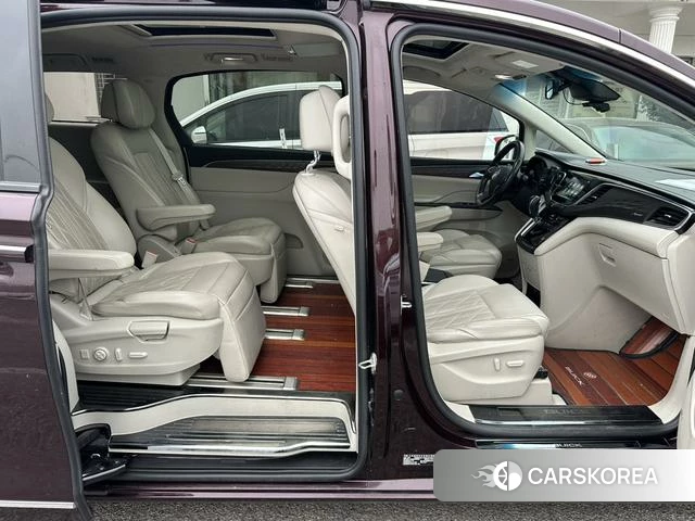 Buick GL8 2019 Коричневый из Китая