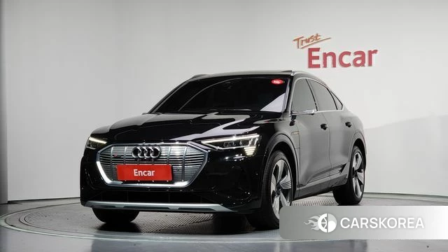 Audi e-Tron 2022 Черный из Кореи