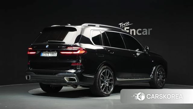 BMW X7 (G07) 2025 Черный из Кореи