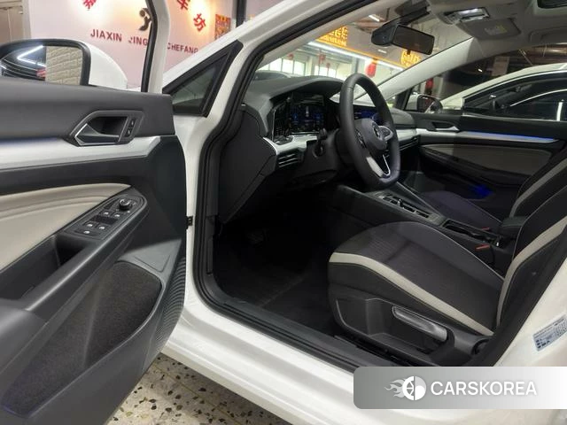 Volkswagen Golf 2022 Белый из Китая