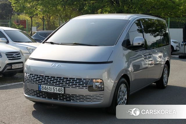 Hyundai Staria 2023 Серебряный из Кореи