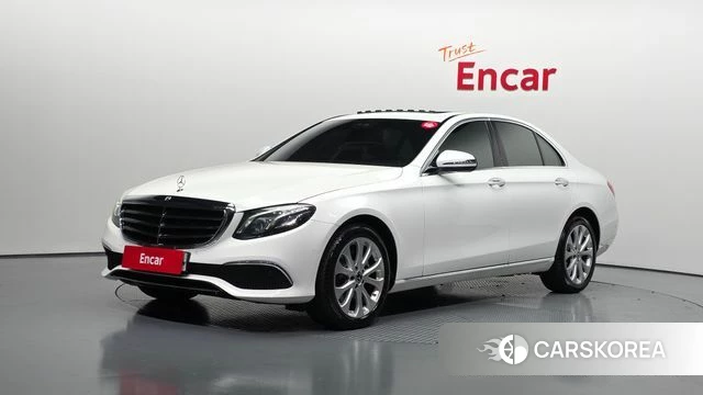 Mercedes-Benz E-Class W213 2019 Белый из Кореи