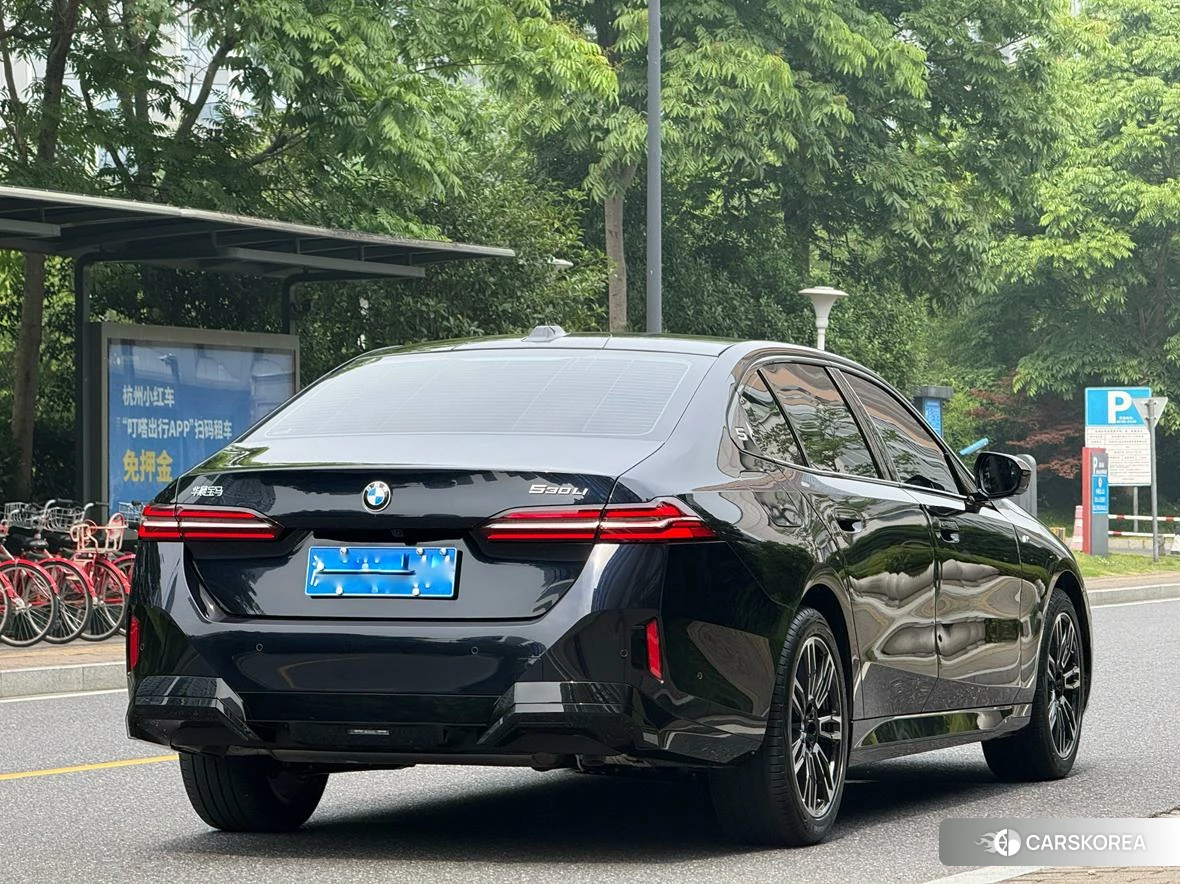 BMW 5 series 2024 Черный из Китая