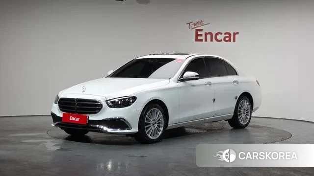 Mercedes-Benz E-Class W213 2023 Белый из Кореи