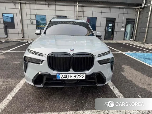 BMW X7 (G07) 2024 Цвет галактики из Кореи