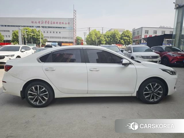 Kia K3 2022 Белый из Китая