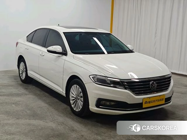 Volkswagen Lavida 2021 Белый из Китая