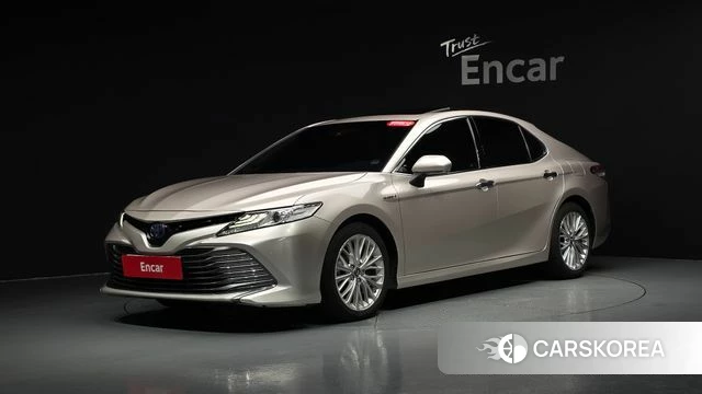 Toyota Camry (XV70) 2018 Серебряный из Кореи