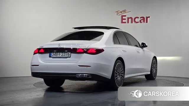 Mercedes-Benz E-Class W214 2024 Белый из Кореи