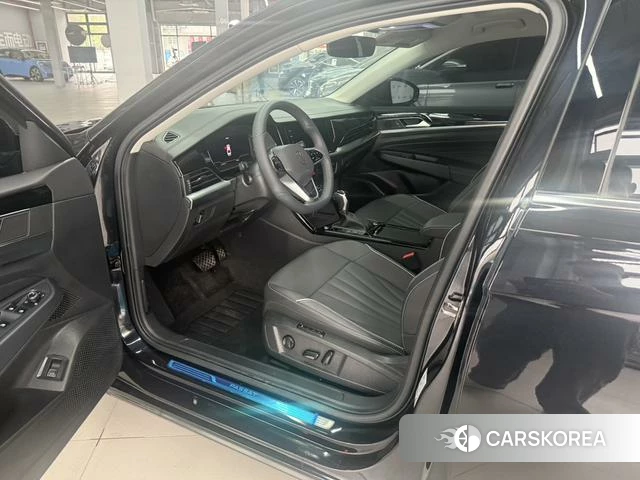 Volkswagen Passat 2024 Черный из Китая