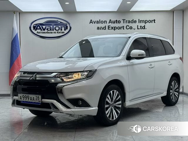 Mitsubishi  Outlander 2022 Белый из Китая