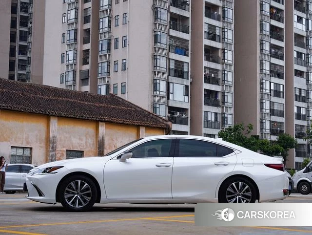 Lexus ES 2020 Белый из Китая