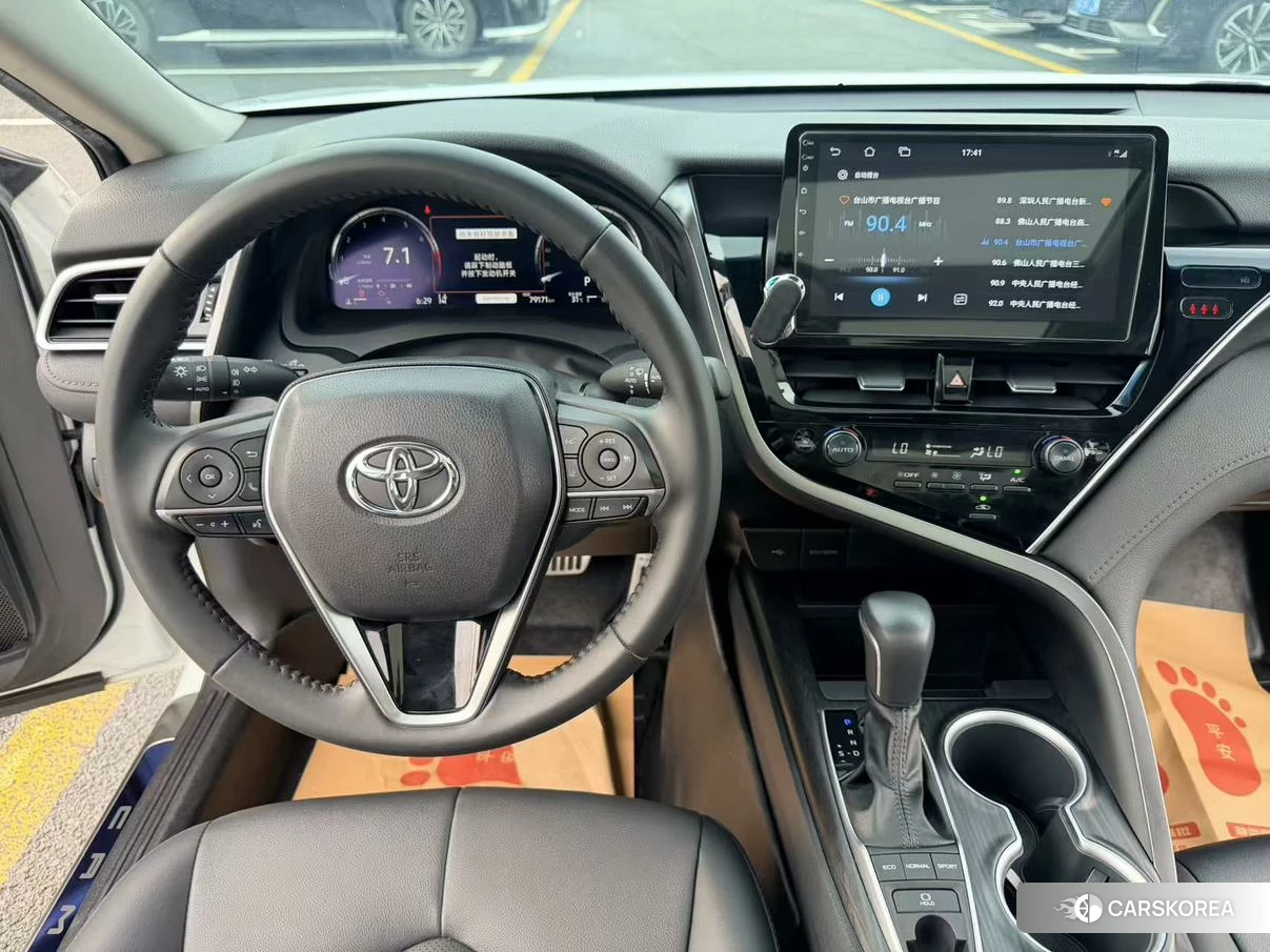 Toyota Camry 2022 Белый из Китая