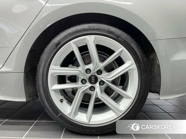 Audi A5 2022 Темно-серый из Китая