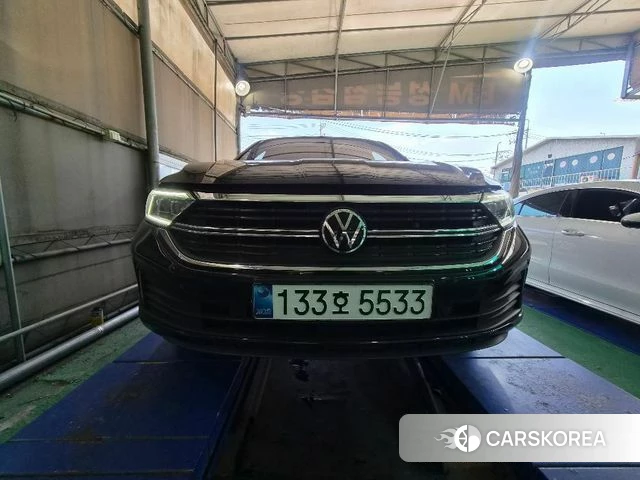 Volkswagen 7th Generation of Jetta 2024 Черный из Кореи