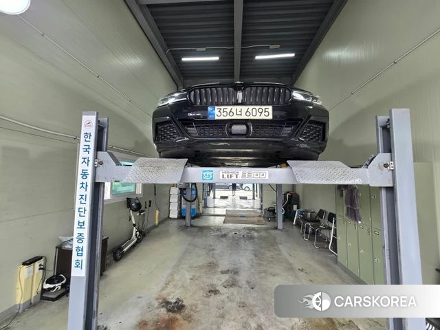 BMW 5 Series (G30) 2021 Черный из Кореи