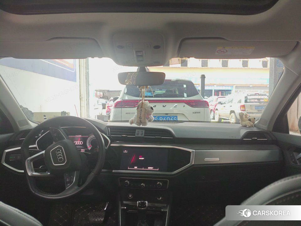 Audi Q3 2022 Белый из Китая