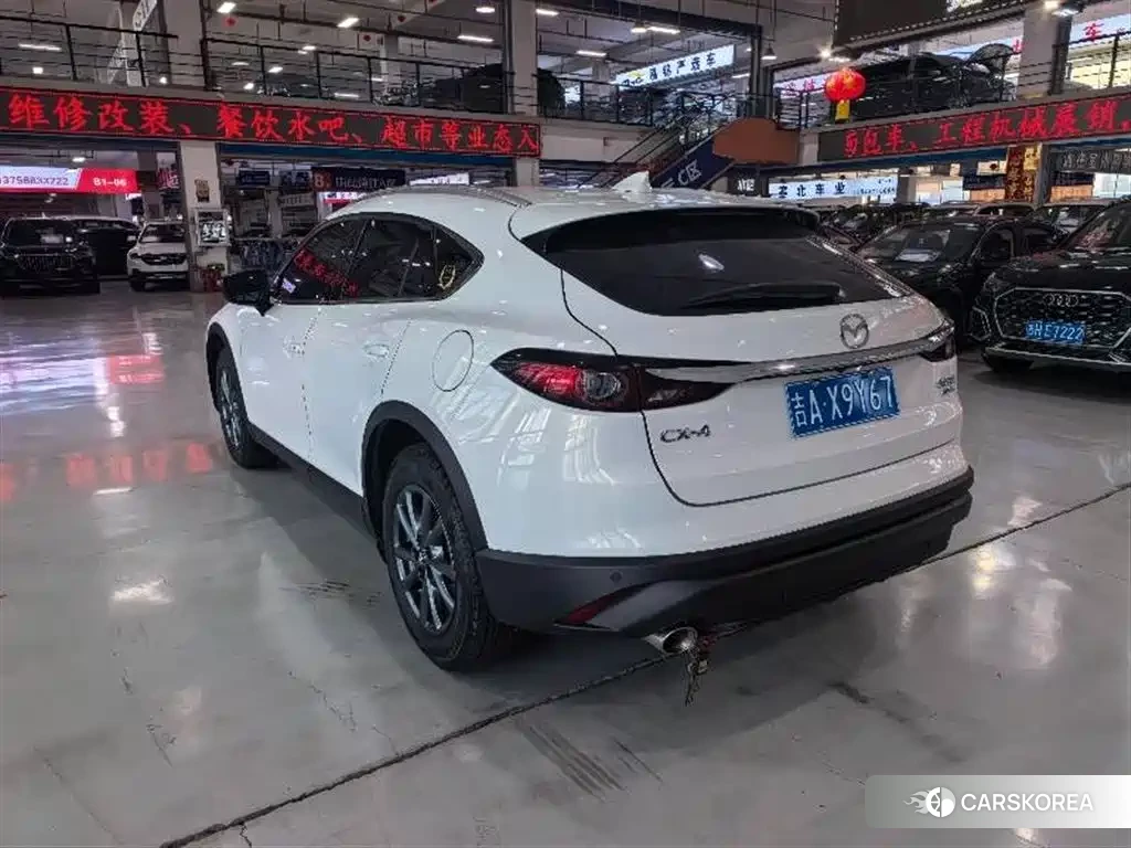 Mazda CX-4 2023 Белый из Китая