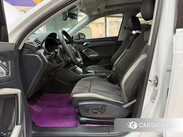 Audi Q3 2022 Белый из Китая