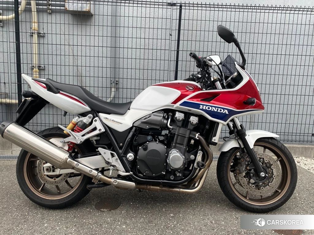 Проданный Honda CB1300SF BOLDOR ABS 2017 из Японии
