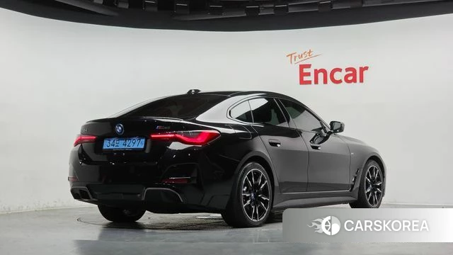 BMW i4 2023 Черный из Кореи