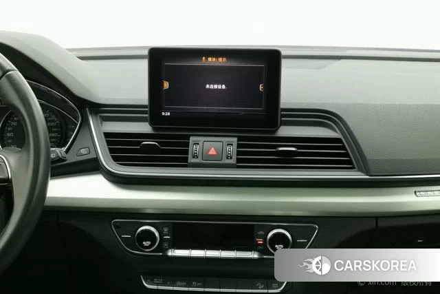 Audi Q5L 2021 Белый из Китая