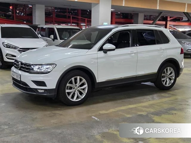 Volkswagen Tiguan second Generation 2018 Белый из Кореи