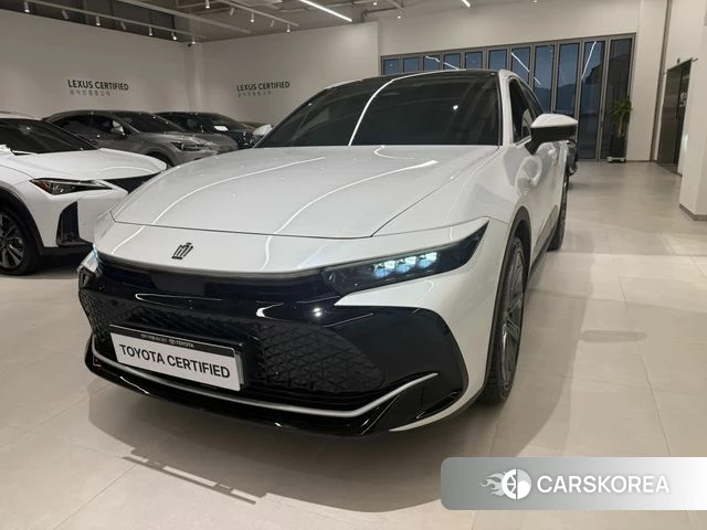 Toyota Crown Crossover 2024 Белый из Кореи