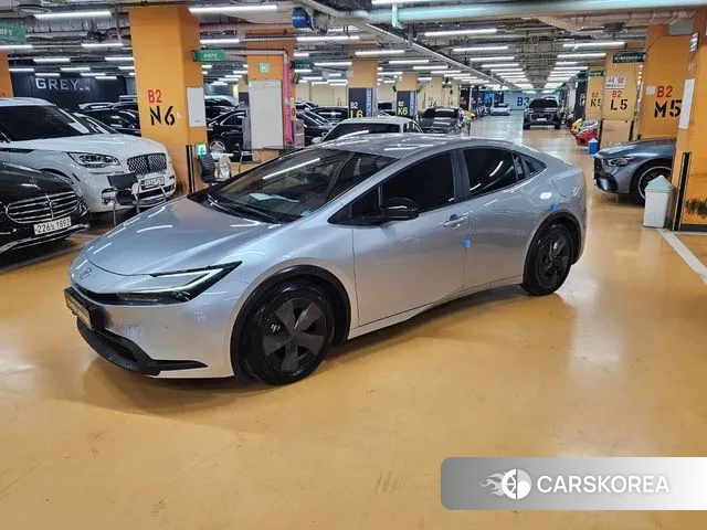 Toyota Prius 5th Generation 2024 Серебристо-серый из Кореи