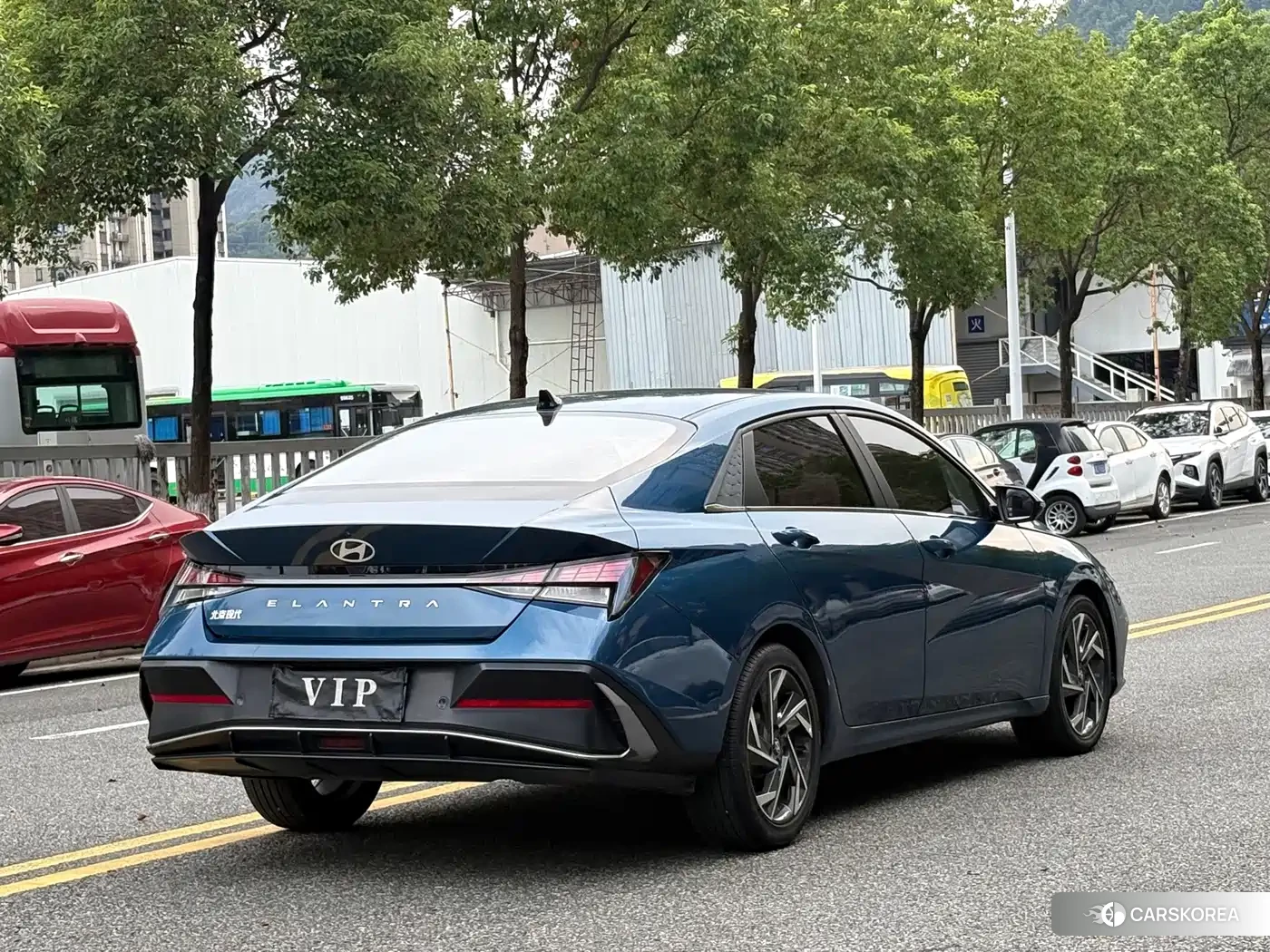 Hyundai Elantra 2024 Синий из Китая