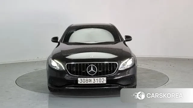Mercedes-Benz E-Class W213 2019 Черный из Кореи