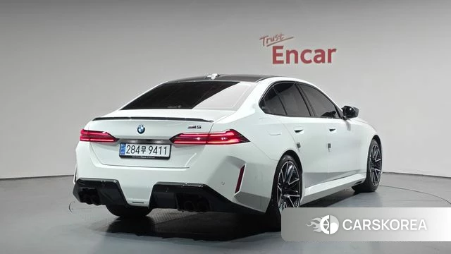 BMW M5 (G90) 2025 Белый из Кореи