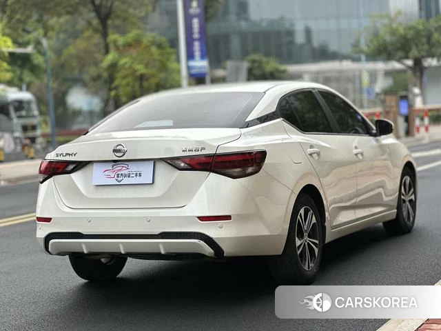 Nissan Xuan Yi 2023 Белый из Китая