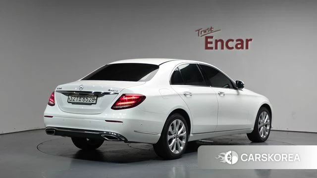 Mercedes-Benz E-Class W213 2020 Белый из Кореи