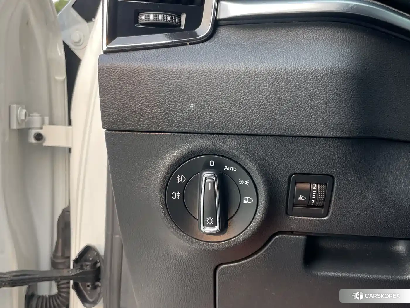 Skoda Karoq 2023 Белый из Китая, фото 2