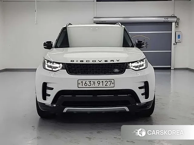 Land Rover Discovery 5 2020 Белый из Кореи