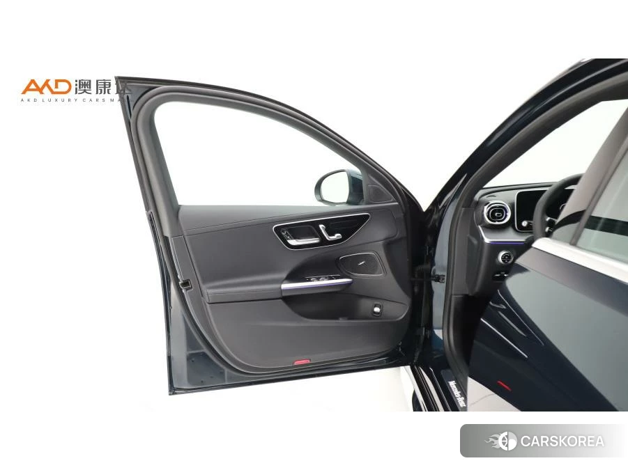 Mercedes-Benz Class C 2023 Зеленый из Китая