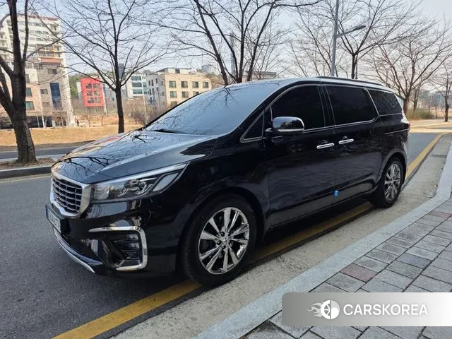 Kia The New Carnival 2018 Черный из Кореи