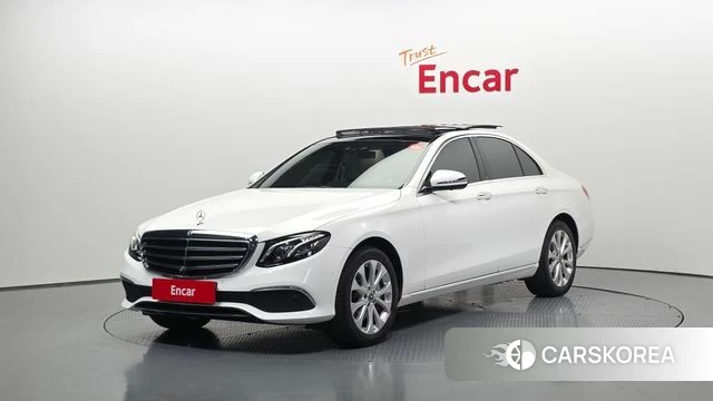 Mercedes-Benz E-Class W213 2019 Белый из Кореи