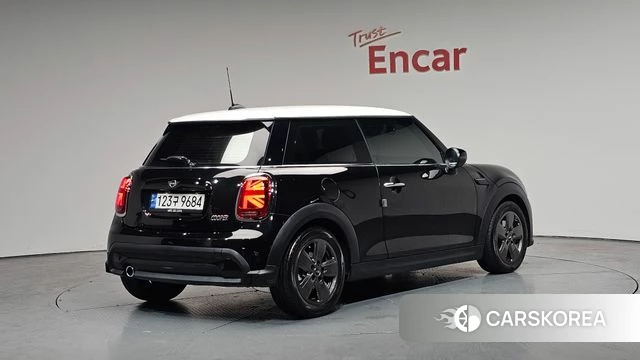 Mini Cooper 2022 Черный из Кореи