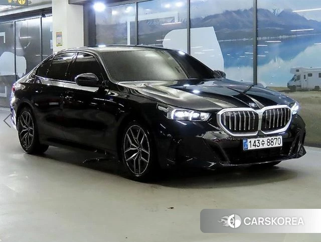 BMW 5 Series (G60) 2025 Черный из Кореи