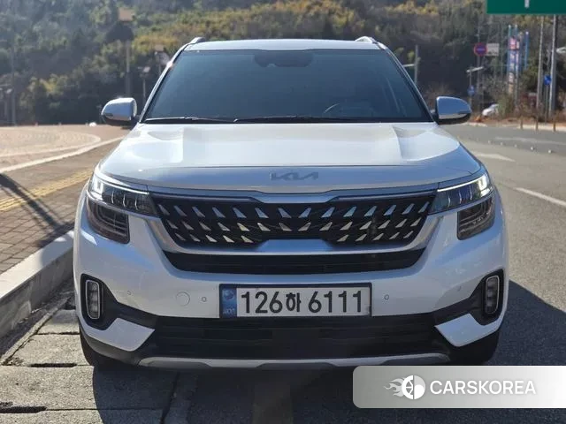 Kia Seltos 2022 Белый из Кореи