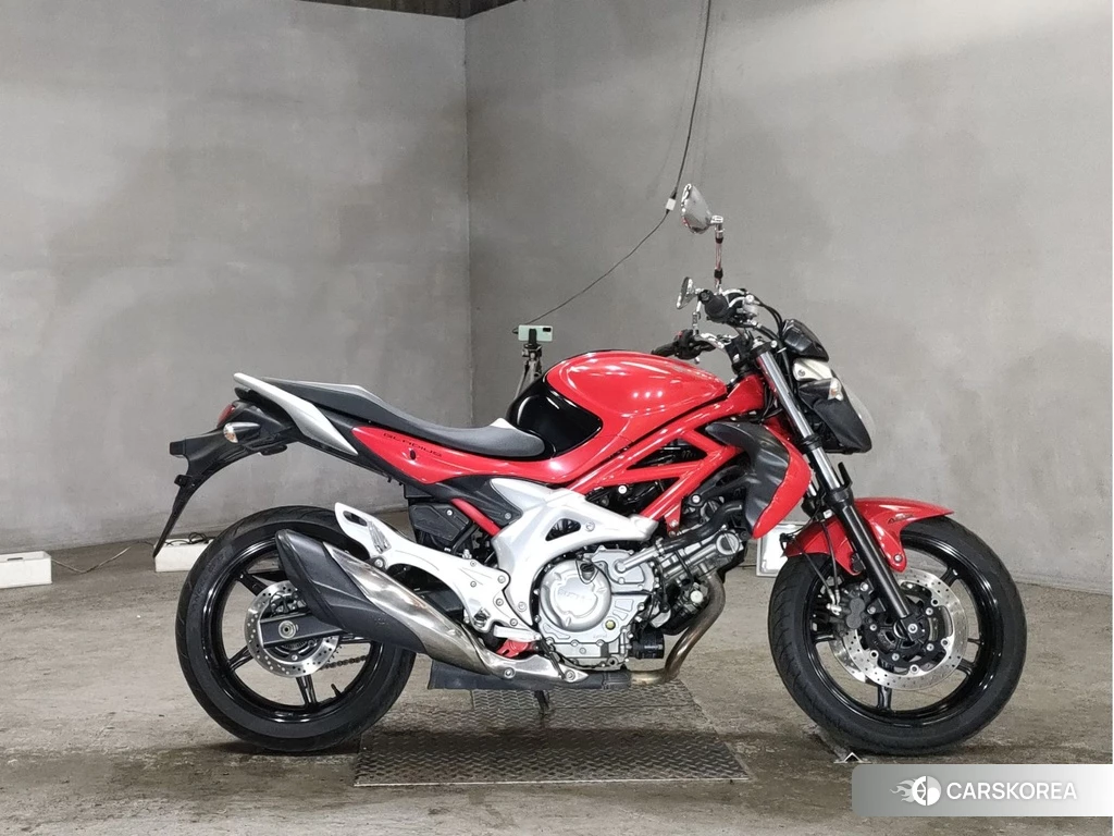 Проданный Suzuki GLADIUS 400 2011 из Японии