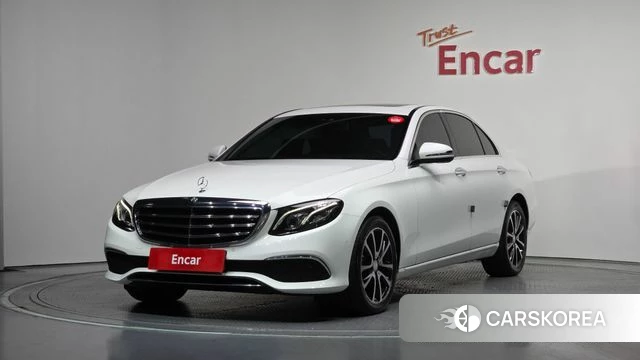 Mercedes-Benz E-Class W213 2019 Белый из Кореи