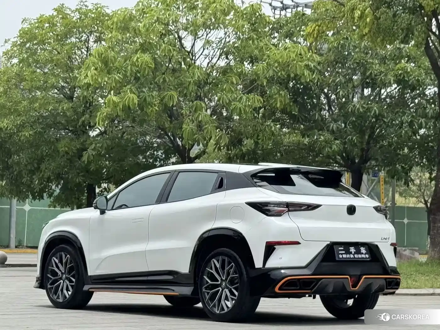 Chang'an UNI-T 2022 Белый из Китая