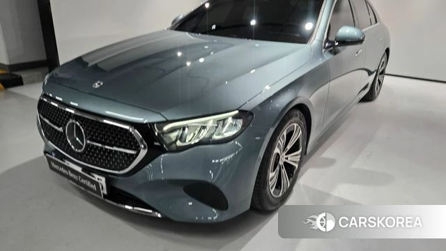 Mercedes-Benz E-Class W214 2025 Небесно-голубой из Кореи