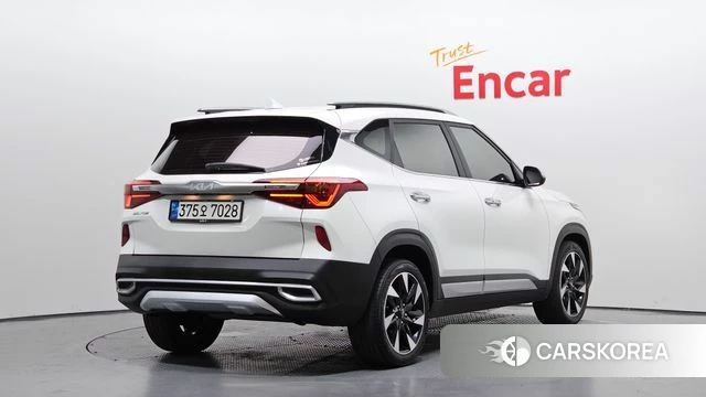 Kia Seltos 2022 Белый из Кореи