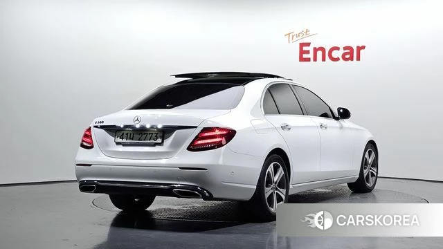 Mercedes-Benz E-Class W213 2019 Белый из Кореи