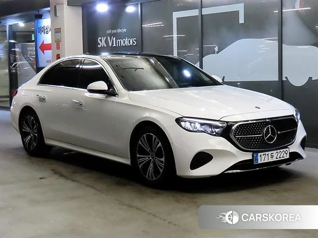 Mercedes-Benz E-Class W214 2025 Белый из Кореи