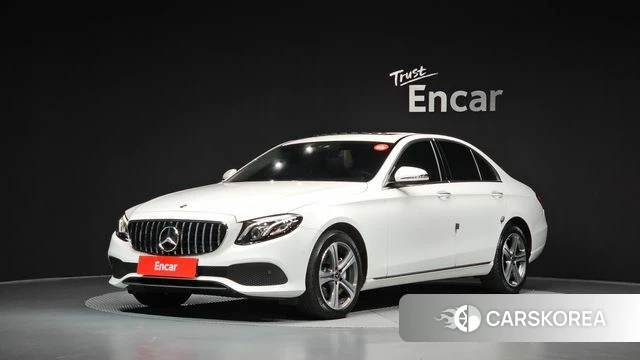 Mercedes-Benz E-Class W213 2019 Белый из Кореи